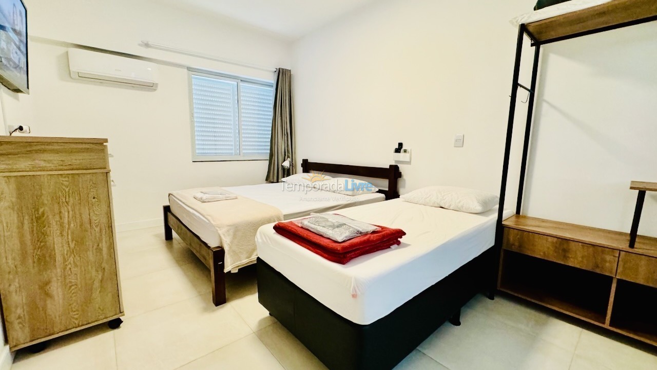 Apartamento para aluguel de temporada em Balneário Camboriú (Praia Central)