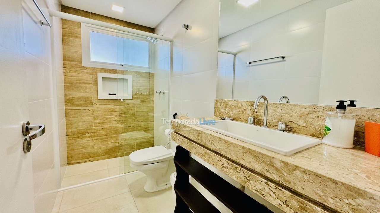 Apartamento para aluguel de temporada em Balneário Camboriú (Praia Central)