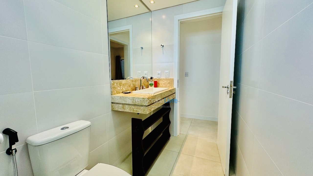 Apartamento para aluguel de temporada em Balneário Camboriú (Praia Central)