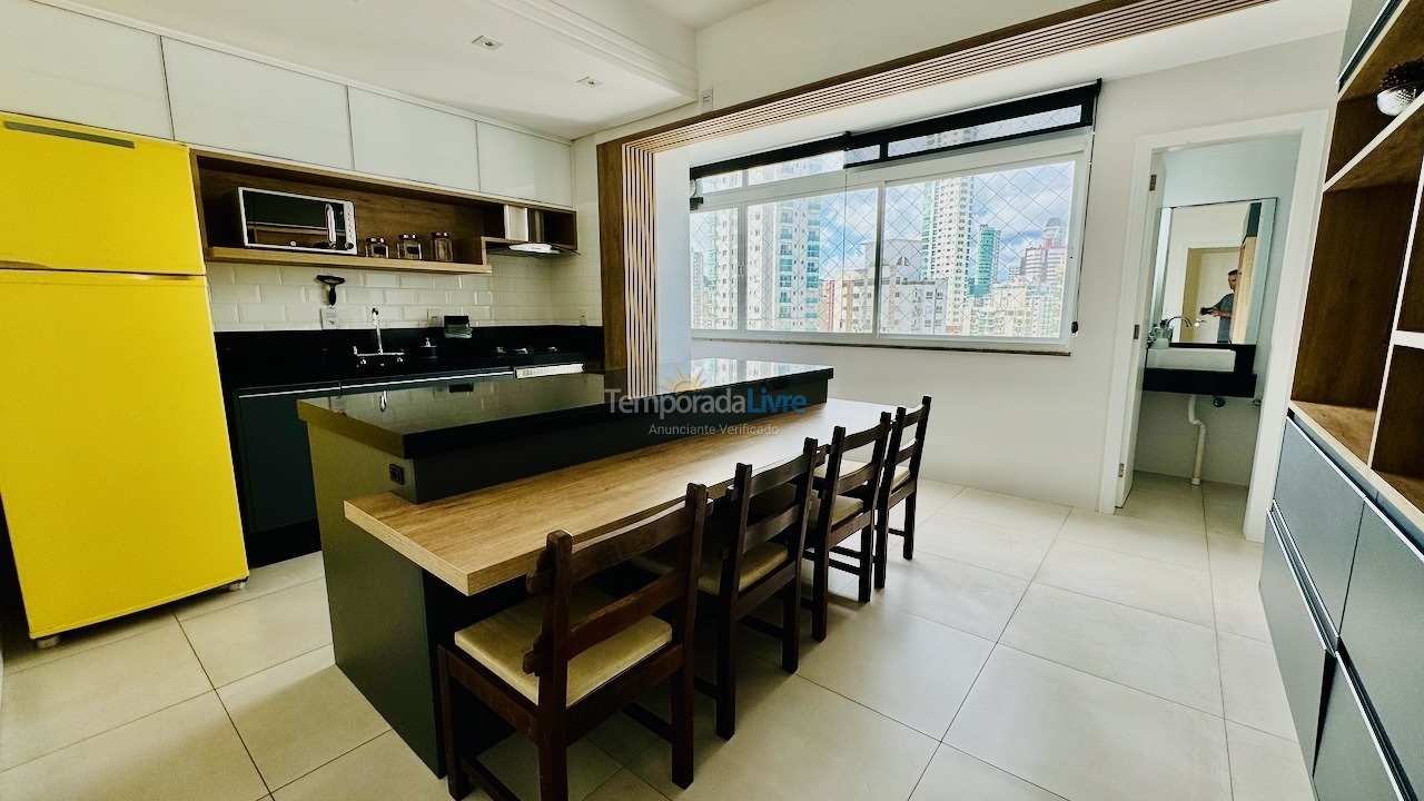 Apartamento para aluguel de temporada em Balneário Camboriú (Praia Central)