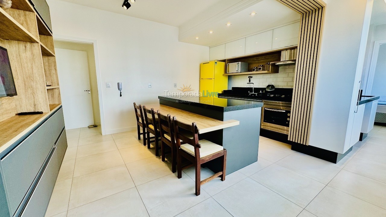 Apartamento para aluguel de temporada em Balneário Camboriú (Praia Central)