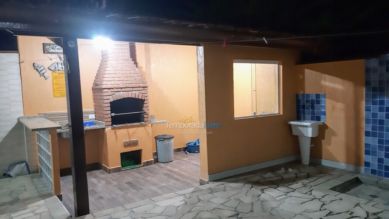 Casa para aluguel de temporada em Caraguatatuba (Praia da Mococa)
