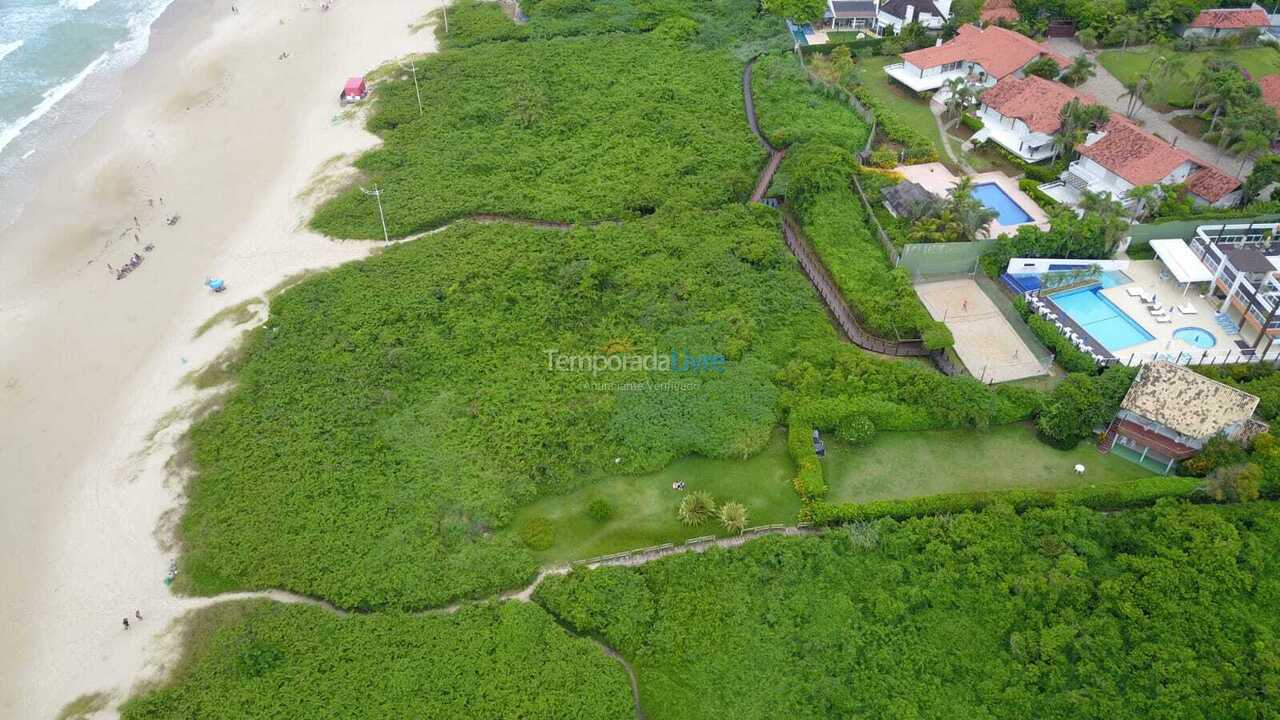 House for vacation rental in Florianópolis (Praia do Santinho)