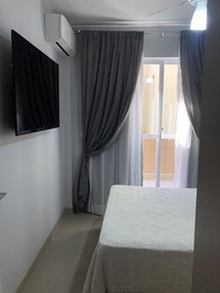 2 Bedroom Apartment 200m from the Beach