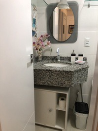 2 Bedroom Apartment 200m from the Beach