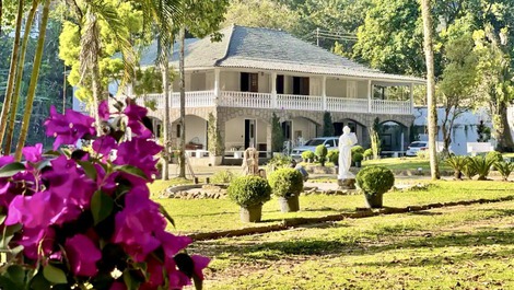 MANSÃO CENTENÁRIA EM MEIO A FLORESTA - Eventos e hospedagem