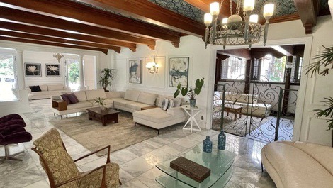 MANSÃO CENTENÁRIA EM MEIO A FLORESTA - Eventos e hospedagem