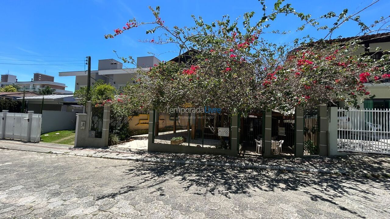 House for vacation rental in Bombinhas (Praia de Bombas)