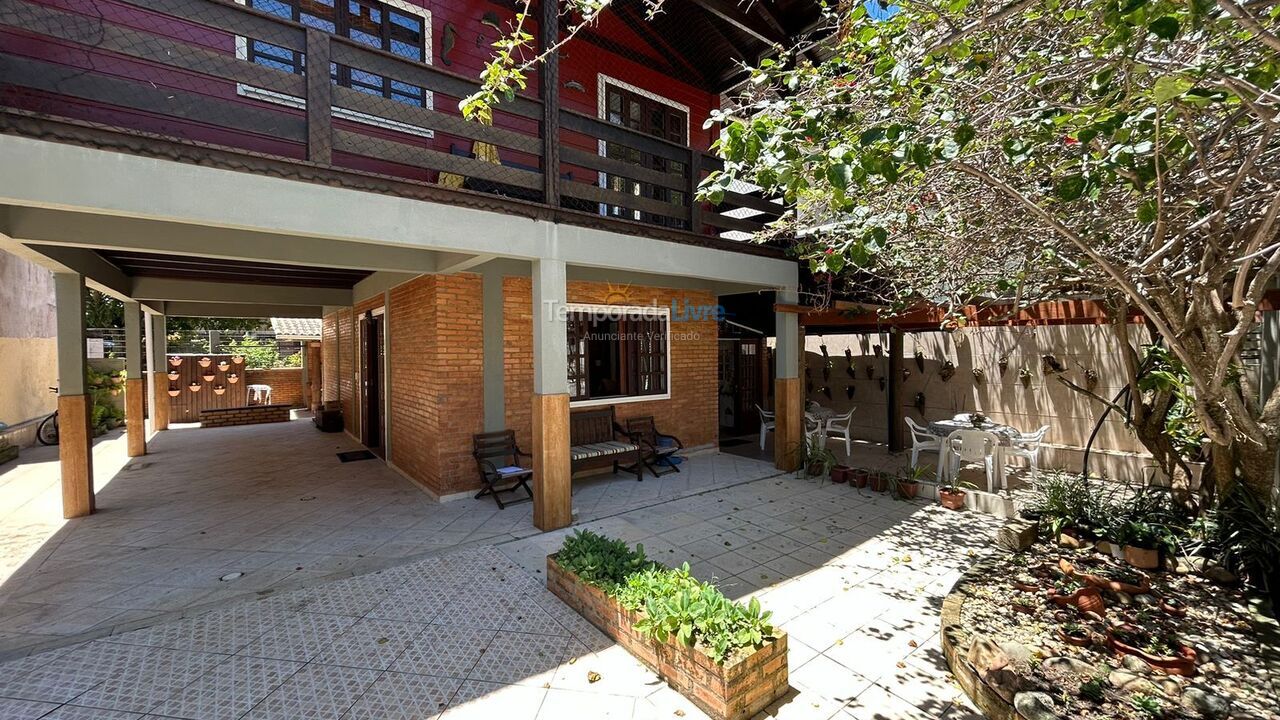 House for vacation rental in Bombinhas (Praia de Bombas)