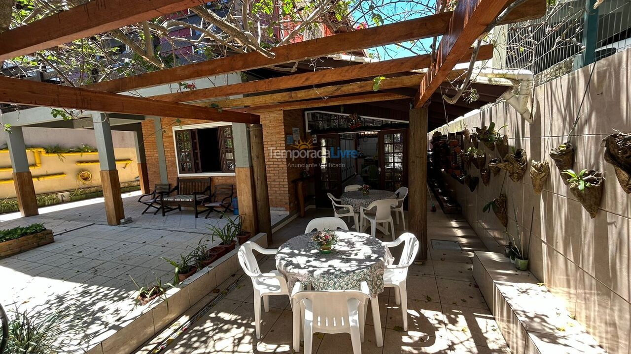 House for vacation rental in Bombinhas (Praia de Bombas)