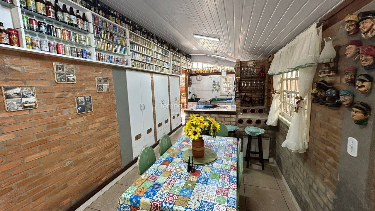 House for vacation rental in Bombinhas (Praia de Bombas)