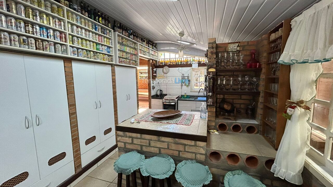 House for vacation rental in Bombinhas (Praia de Bombas)