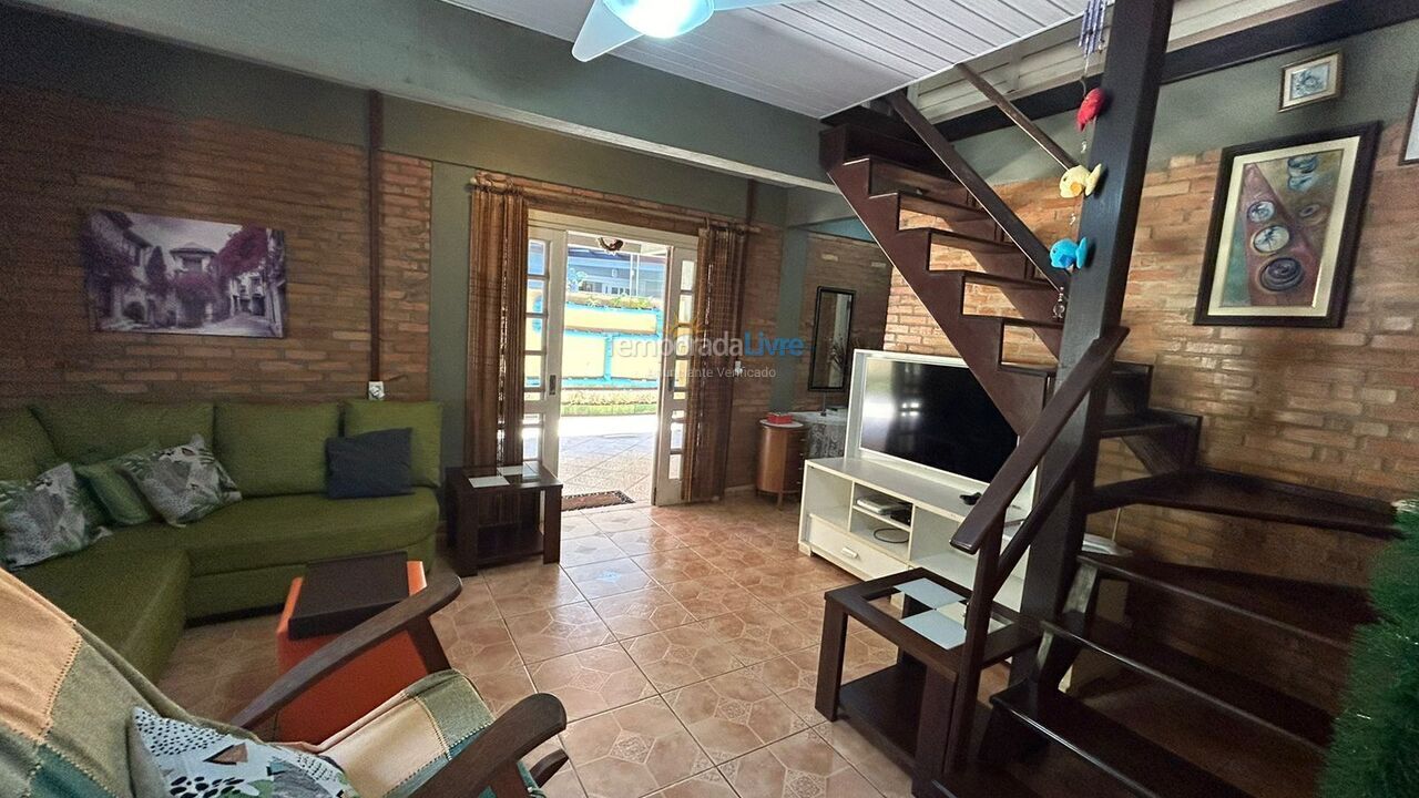 House for vacation rental in Bombinhas (Praia de Bombas)