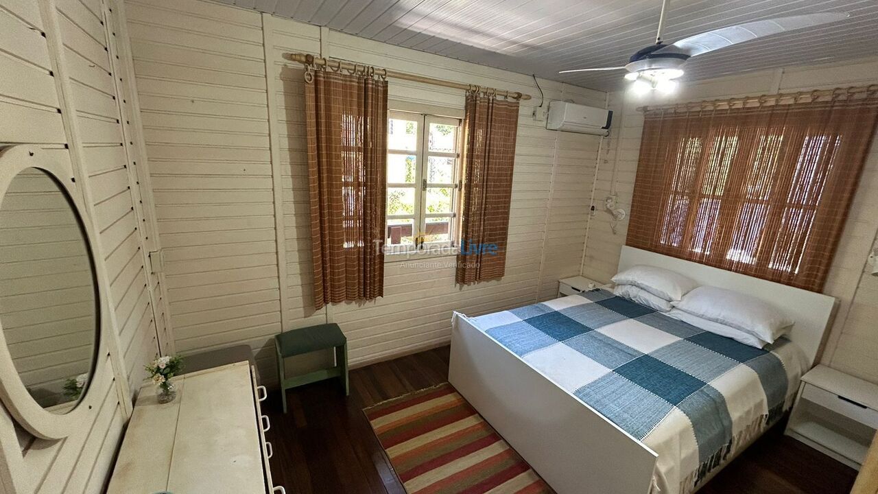 House for vacation rental in Bombinhas (Praia de Bombas)