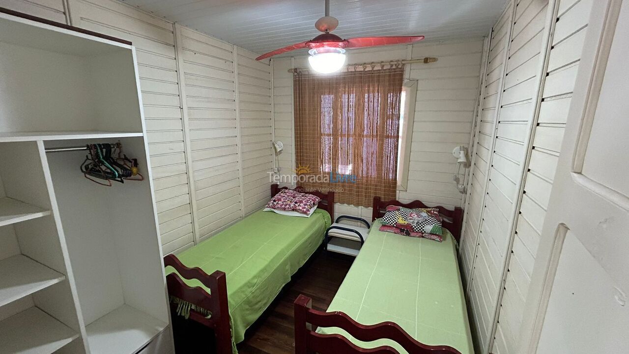 House for vacation rental in Bombinhas (Praia de Bombas)