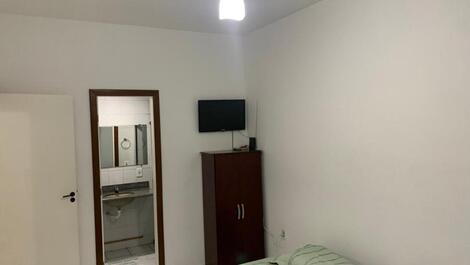 ENCANTADOR APARTAMENTO EN EDIFICIO FRENTE A PLAYA EL MORRO EN GUARAPARI