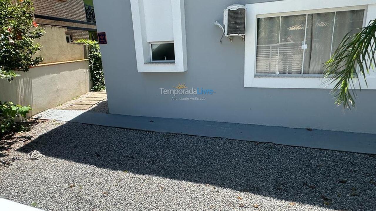 Apartamento para aluguel de temporada em Bombinhas (Canto Grande)