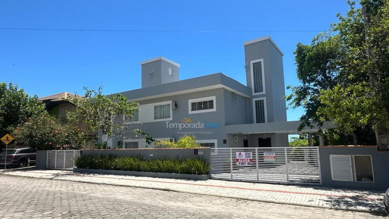Apartamento para aluguel de temporada em Bombinhas (Canto Grande)