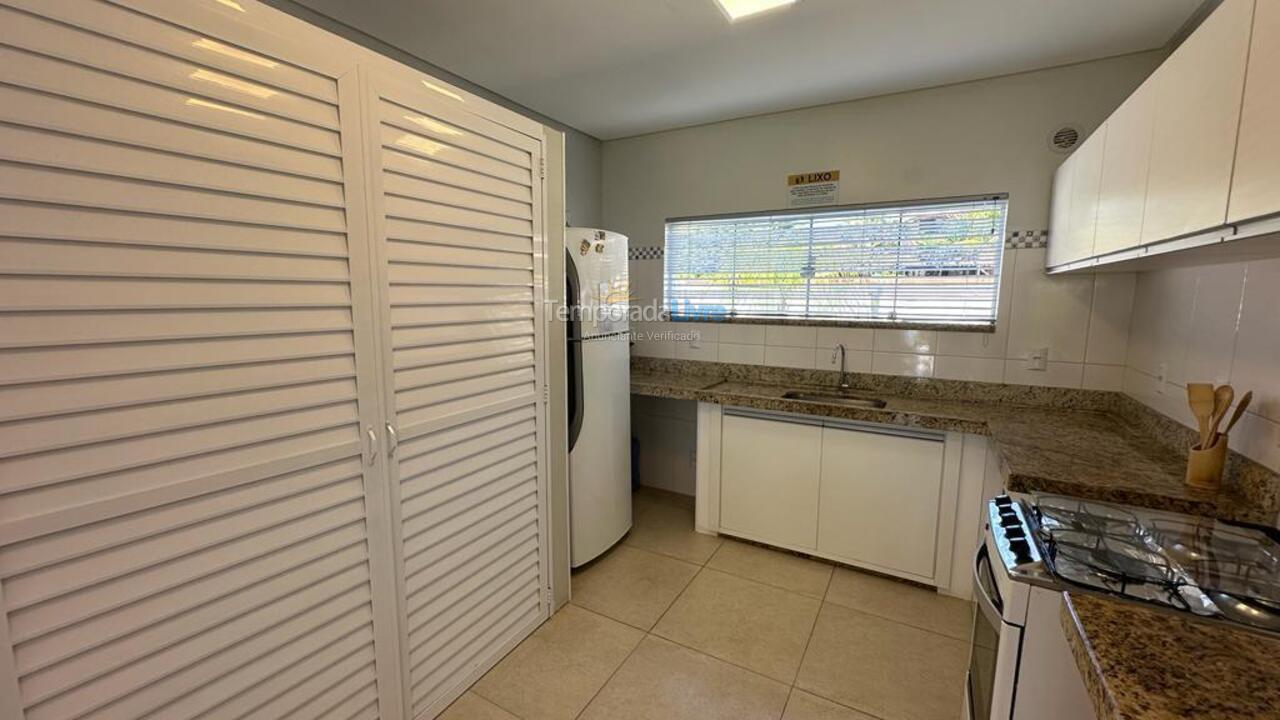 Apartamento para aluguel de temporada em Bombinhas (Canto Grande)