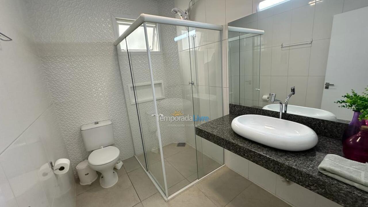 Apartamento para aluguel de temporada em Bombinhas (Canto Grande)