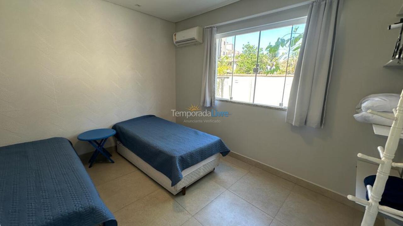 Apartamento para aluguel de temporada em Bombinhas (Canto Grande)