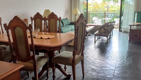 PITANGUEIRAS - AMPLO APARTAMENTO - SOMENTE FAMILIAS.