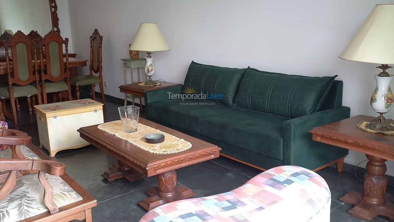 Apartamento para aluguel de temporada em Guarujá (Pitangueiras)