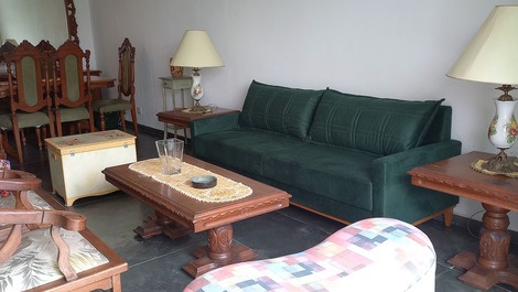 PITANGUEIRAS - AMPLO APARTAMENTO - SOMENTE FAMILIAS.