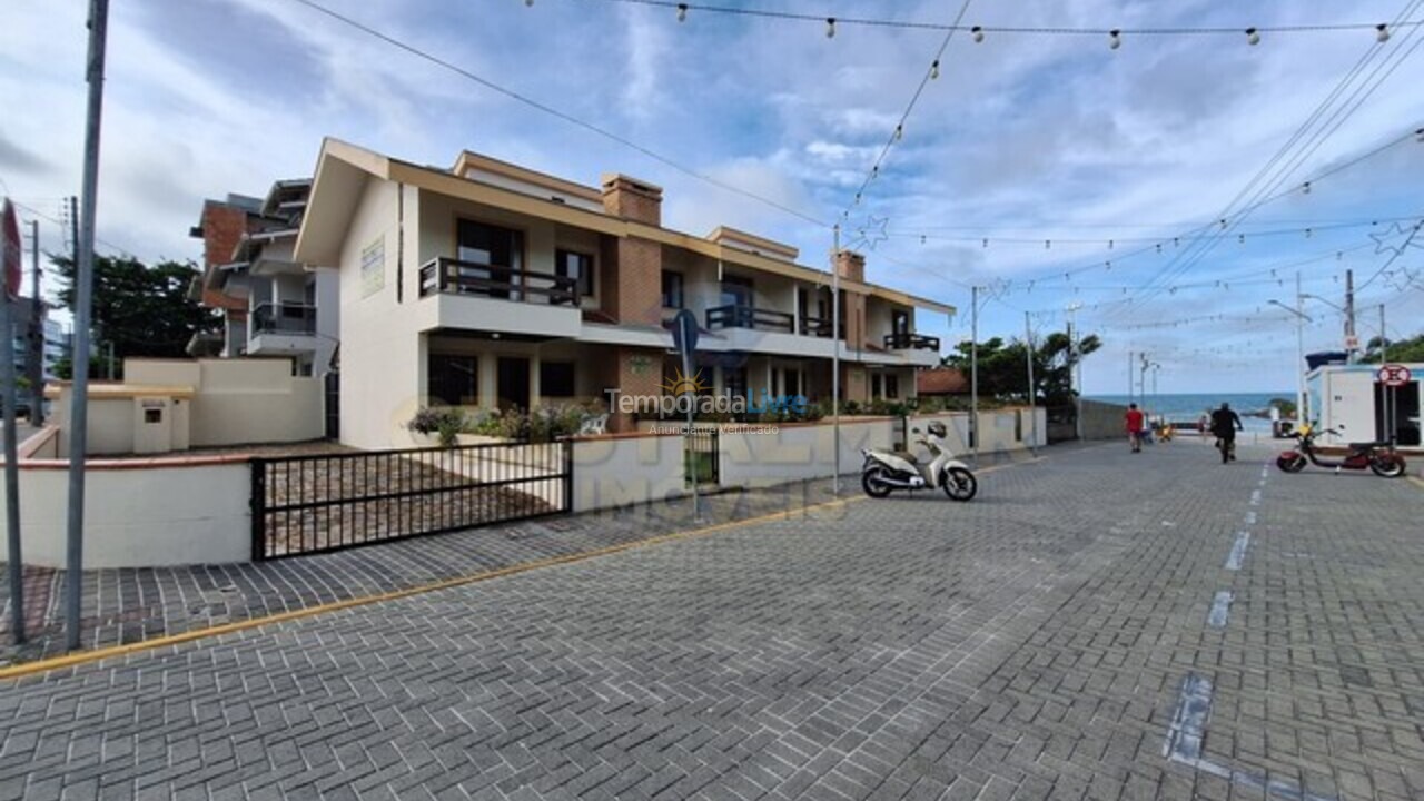 Casa para alquiler de vacaciones em Bombinhas (Praia de Bombas)