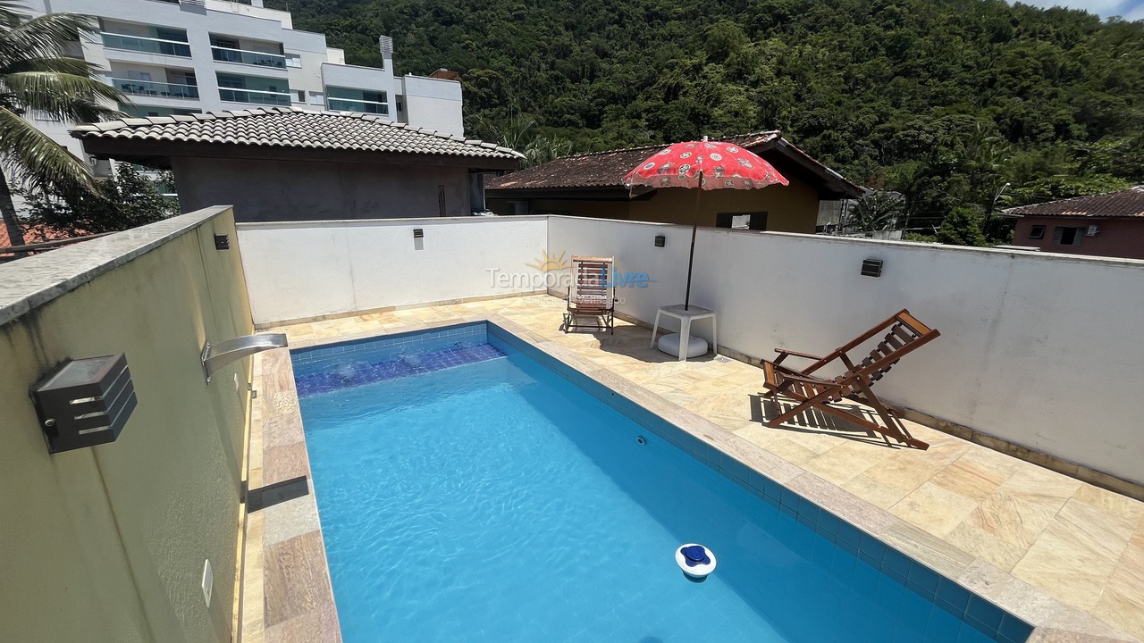 Casa para aluguel de temporada em Ubatuba (Praia das Toninhas)