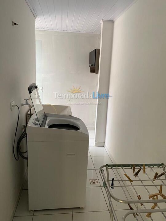 Casa para aluguel de temporada em Bombinhas (Praia de Bombinhas)