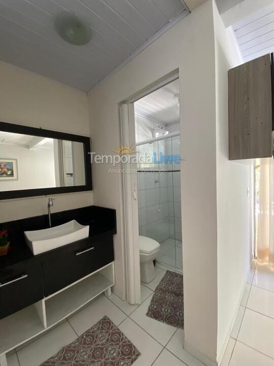 Casa para aluguel de temporada em Bombinhas (Praia de Bombinhas)