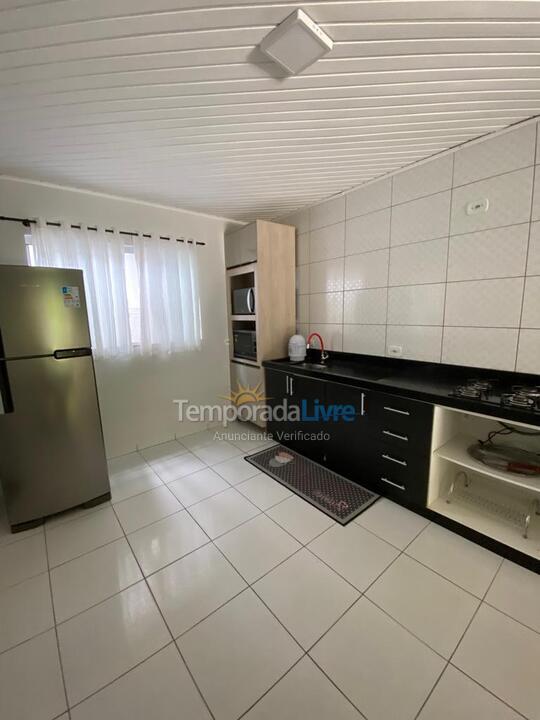 Casa para aluguel de temporada em Bombinhas (Praia de Bombinhas)