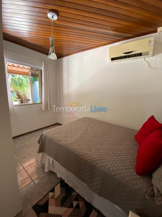 Casa para aluguel de temporada em Bombinhas (Praia de Bombinhas)