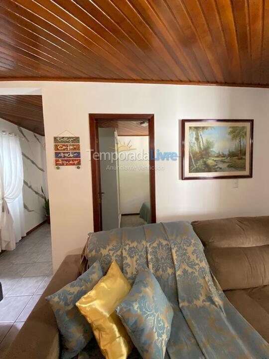 Casa para aluguel de temporada em Bombinhas (Praia de Bombinhas)