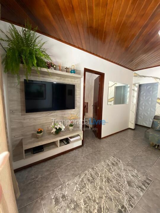 Casa para aluguel de temporada em Bombinhas (Praia de Bombinhas)