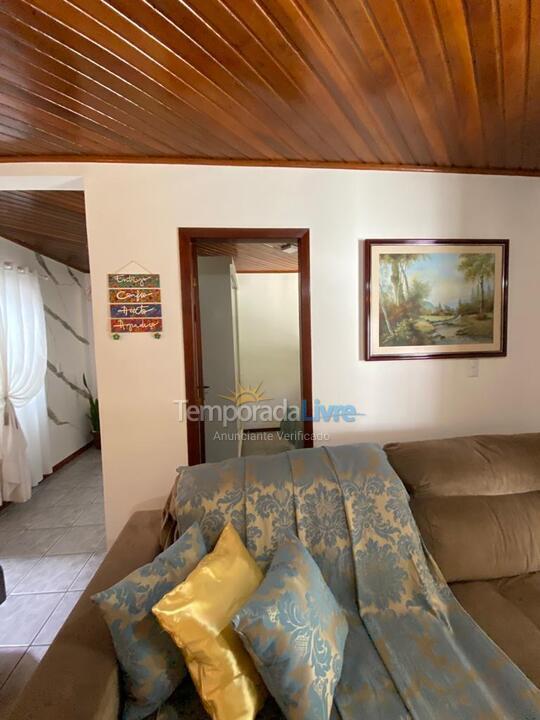 Casa para aluguel de temporada em Bombinhas (Praia de Bombinhas)