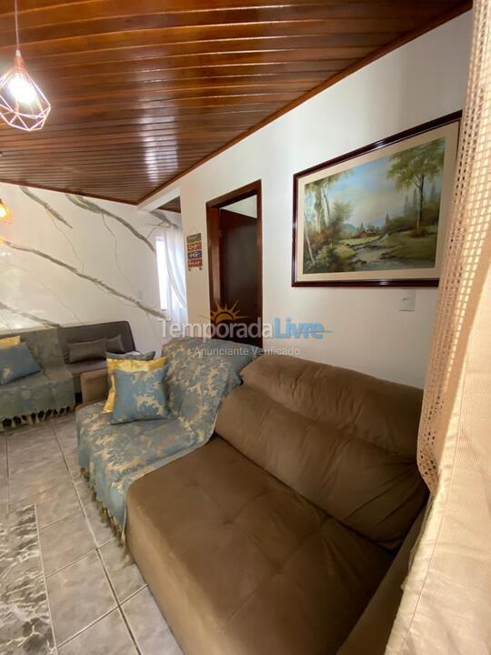 Casa para aluguel de temporada em Bombinhas (Praia de Bombinhas)