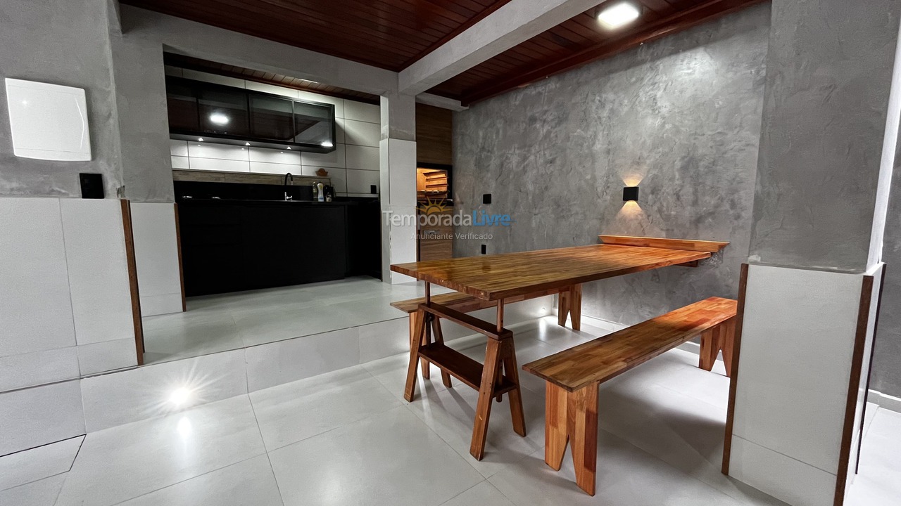 Apartamento para alquiler de vacaciones em Florianópolis (Praia de Ponta das Canas)