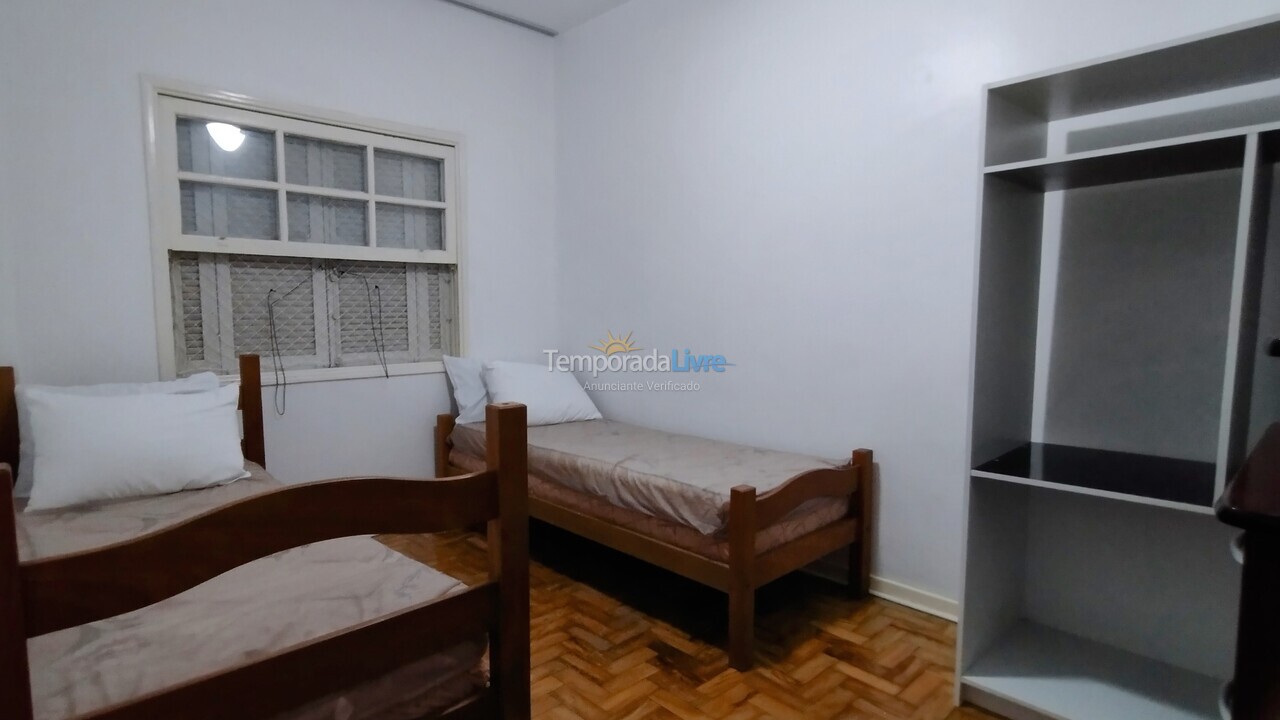 Apartamento para aluguel de temporada em Guarujá (Pitangueiras)