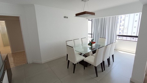 3 Dormitorios com vista do mar 2 vagas de garagem privativas