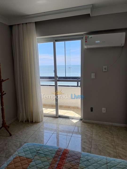 Apartamento para aluguel de temporada em Balneário Camboriú (Praia Central)