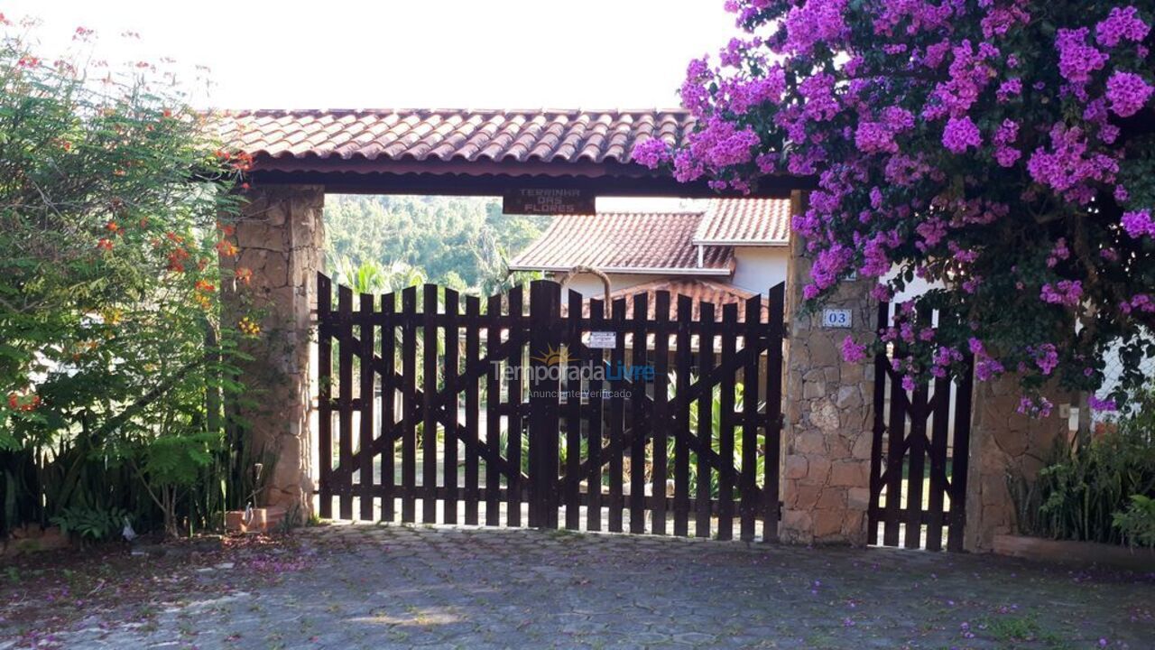 Granja para alquiler de vacaciones em Atibaia (Portão)