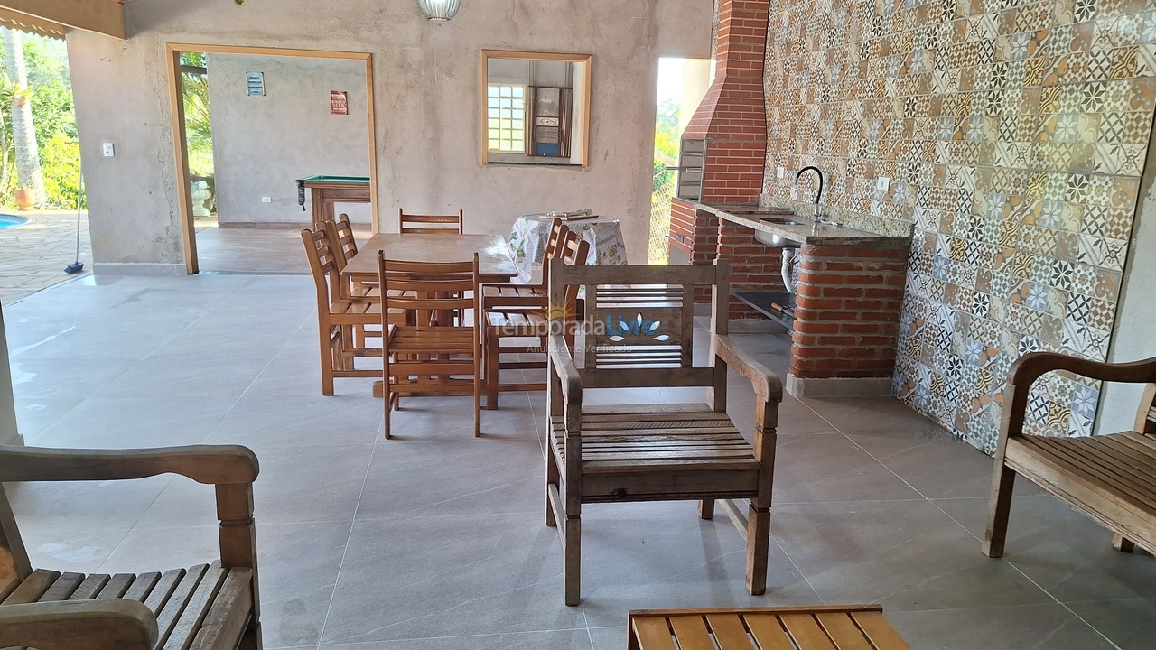 Granja para alquiler de vacaciones em Atibaia (Portão)