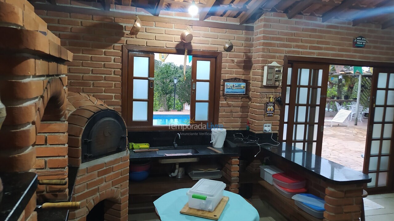 Granja para alquiler de vacaciones em Atibaia (Portão)