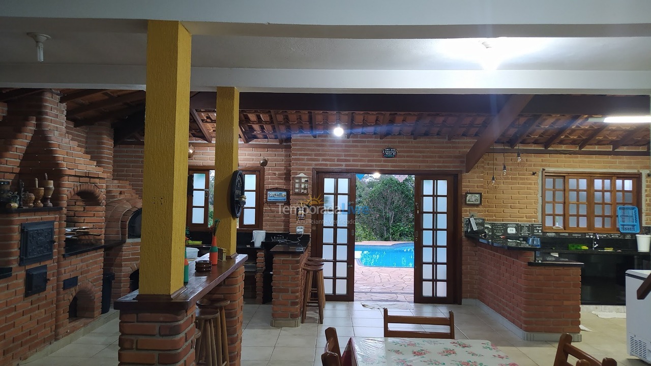 Granja para alquiler de vacaciones em Atibaia (Portão)