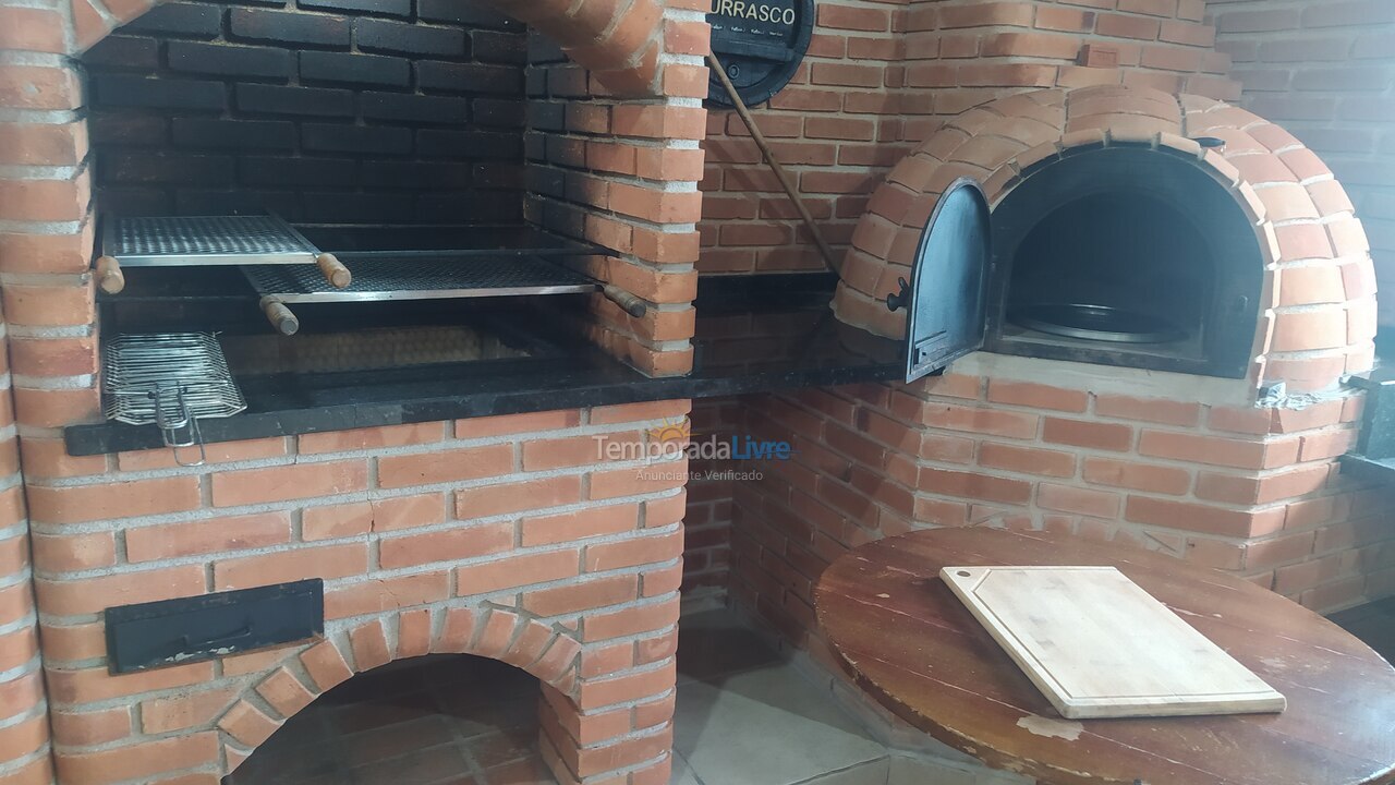 Granja para alquiler de vacaciones em Atibaia (Portão)