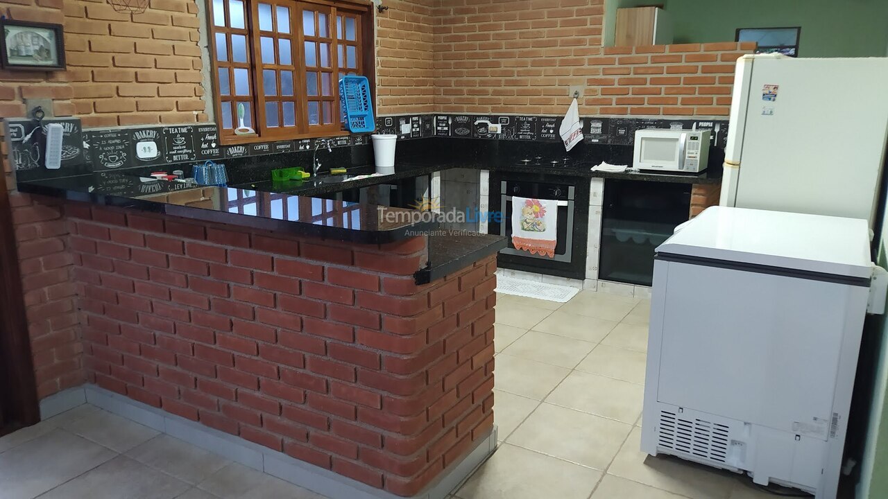 Granja para alquiler de vacaciones em Atibaia (Portão)