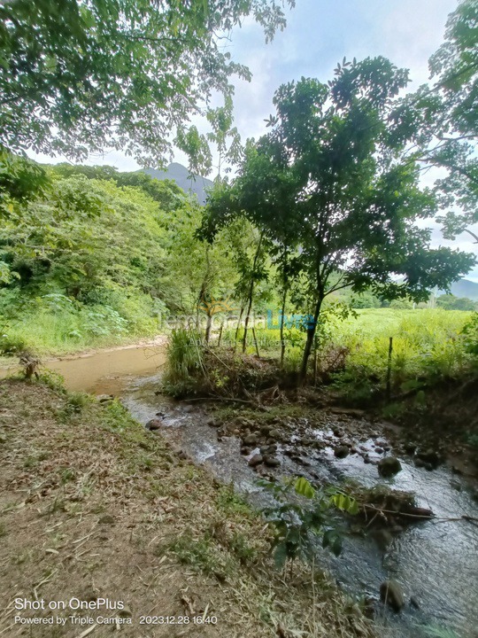 Chácara / sítio para aluguel de temporada em Macaé (Serra da Cruz)