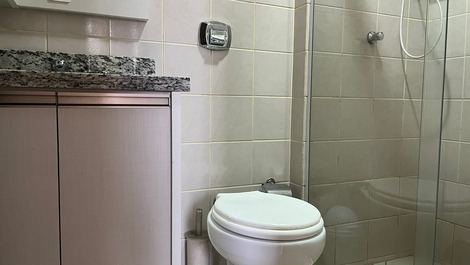 GRAN PISO DE 2 HABITACIONES EN EL CENTRO INGLESES